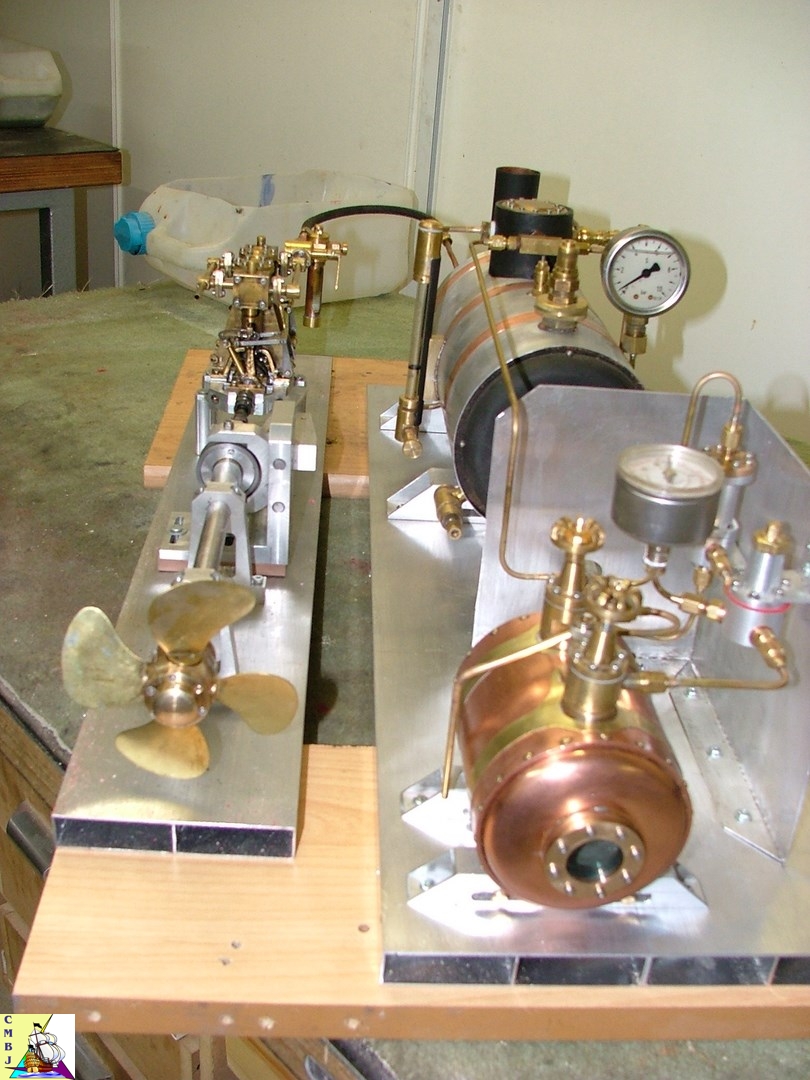 Moteur à vapeur verticale Banque de photographies et d’images à haute